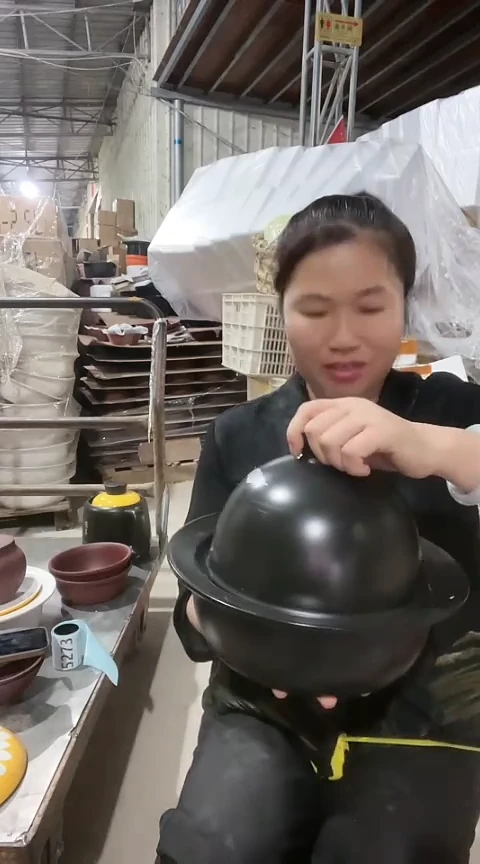 瑕疵5270黑色塔基锅