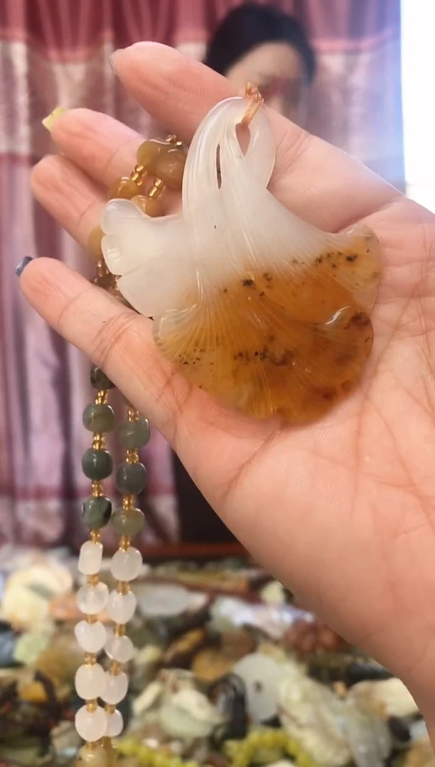 未镶嵌岫玉吊坠