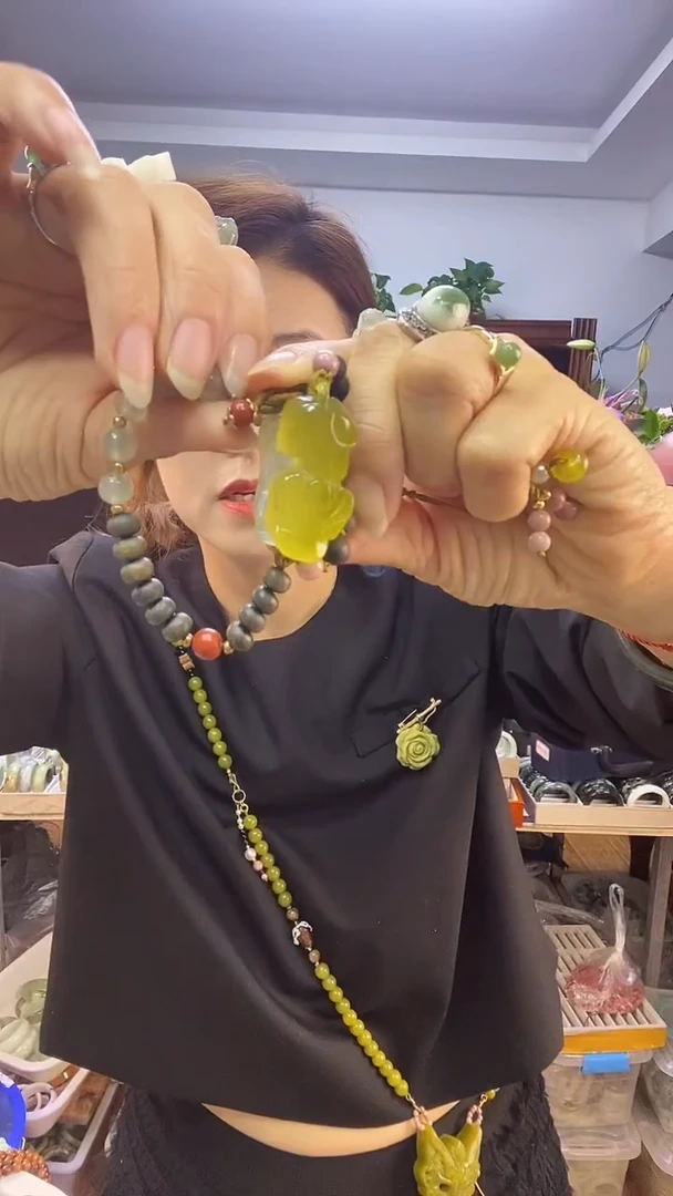 未镶嵌蛇纹石玉貔秋李*梅多样性随机发一