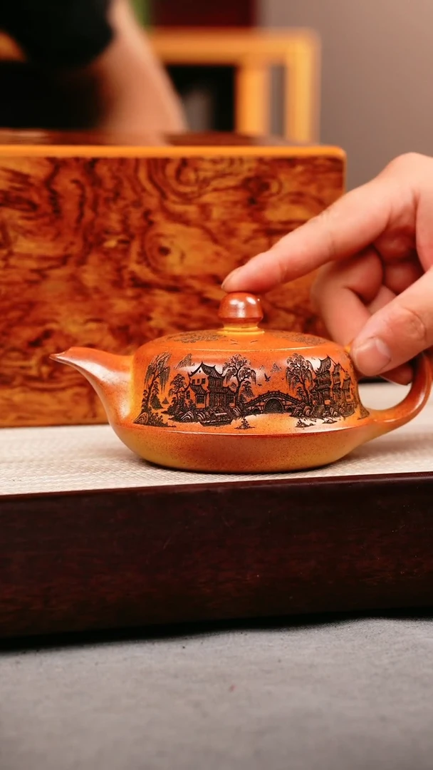 茶壶紫砂火云烧 曲壶 刻绘