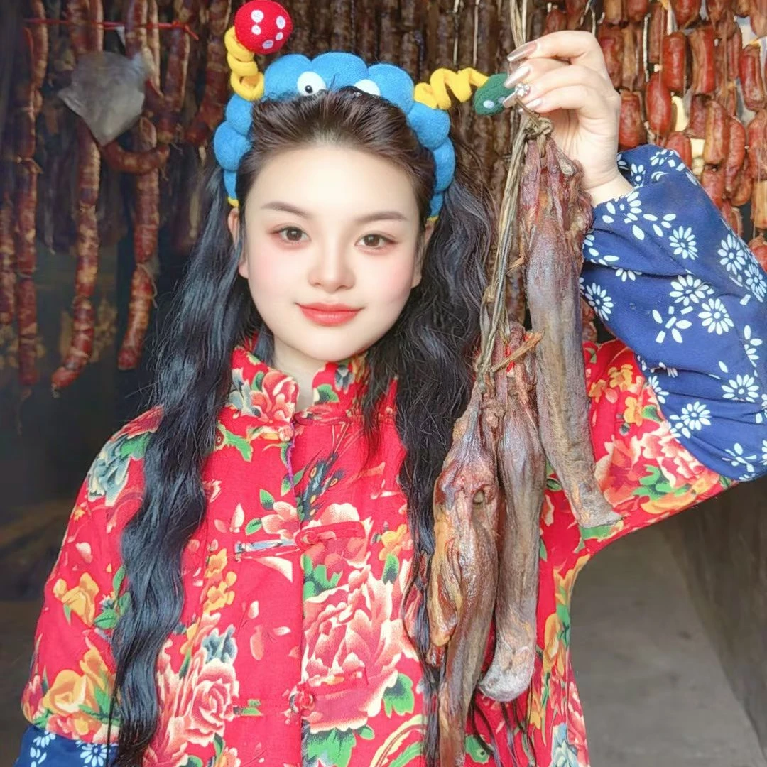 高山土猪肉腊舌头散装称重现场现称农家土猪肉