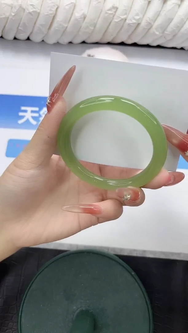 未镶嵌手镯石英质玉9-52