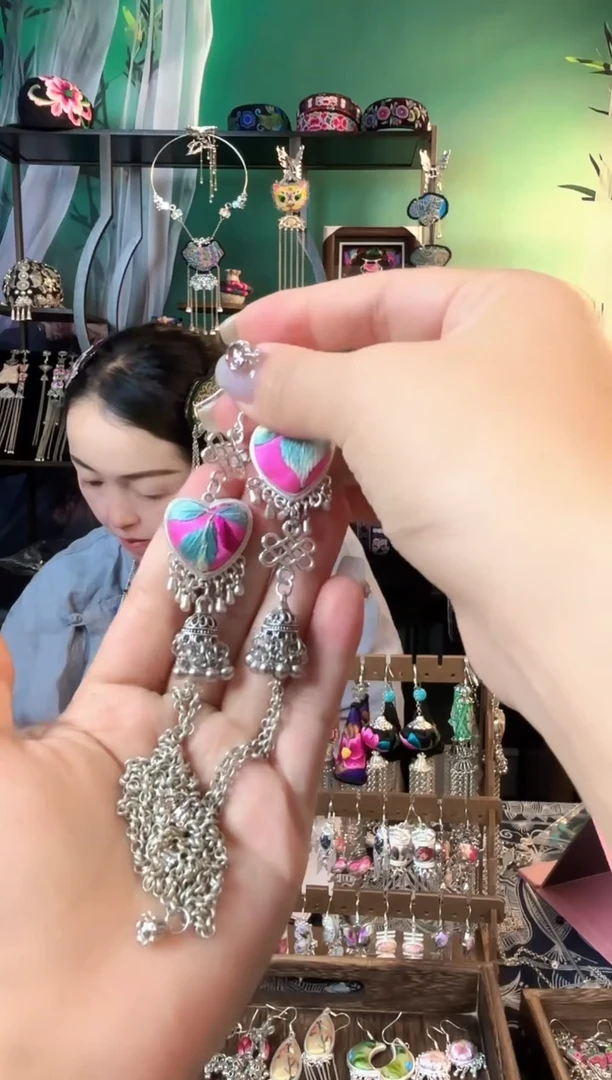 织绣彩云南阁非遗老绣饰品548