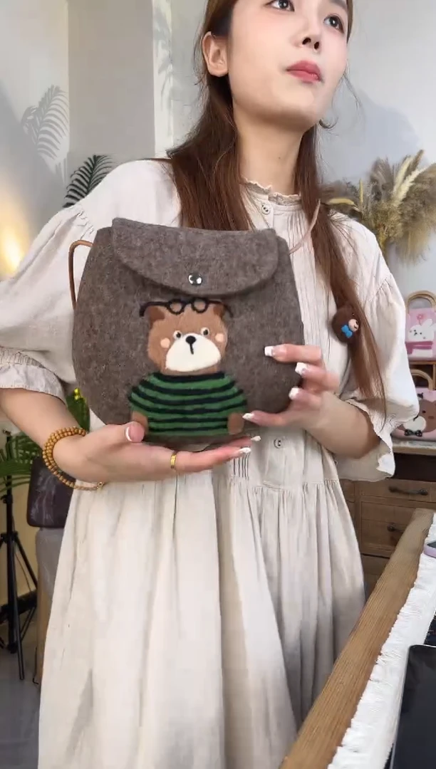 羊毛非遗纯手工 羊毛毡包包