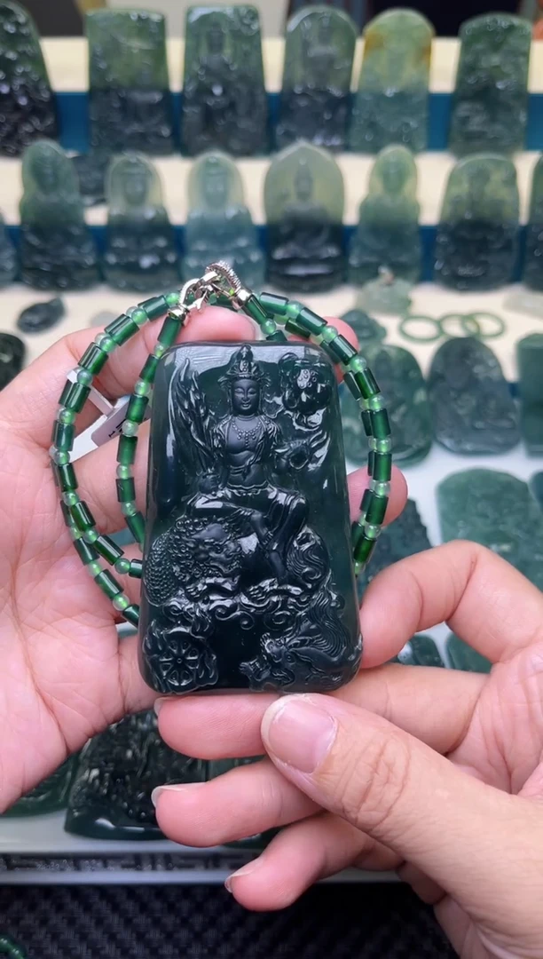 吊坠(赠链)未镶嵌翡翠