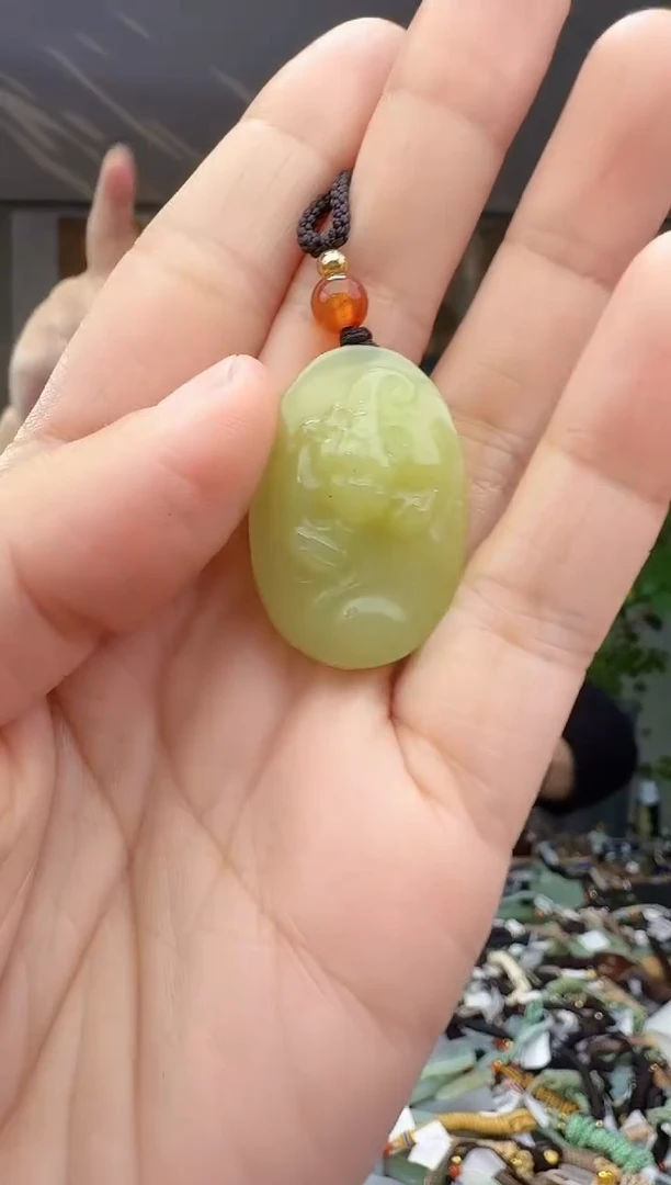 未镶嵌和田玉挂件拍一发一