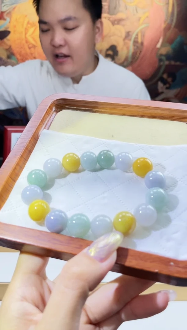 翡翠未镶嵌颈饰多样性发其一手串