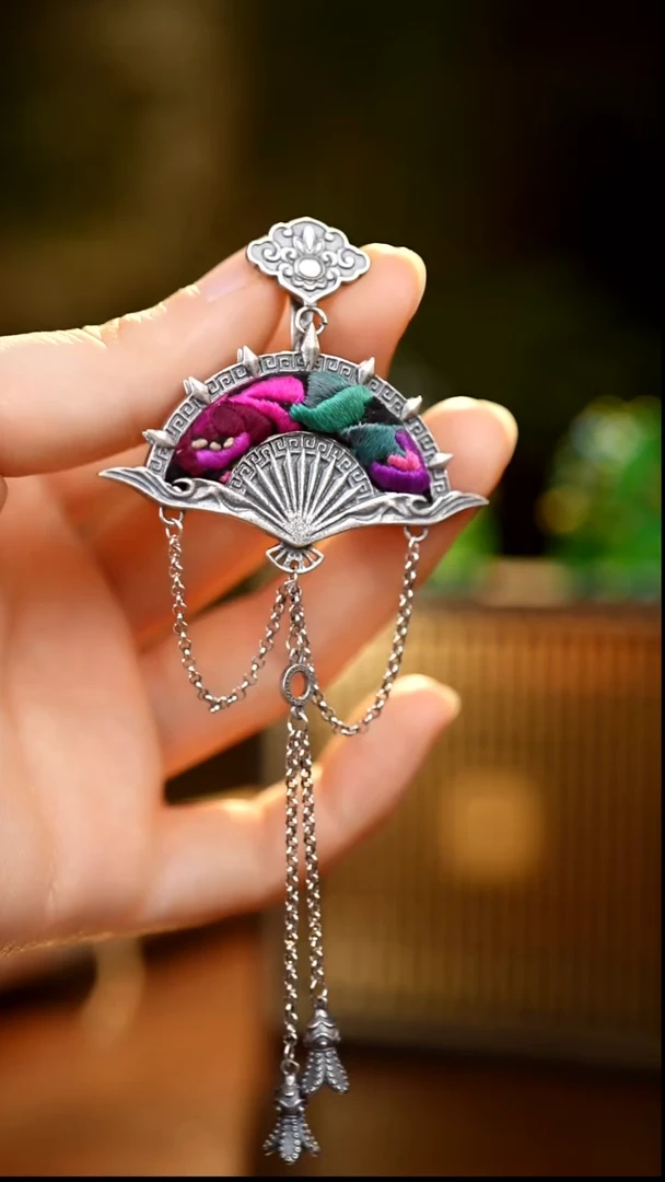 织绣私人定制苗族手工W686