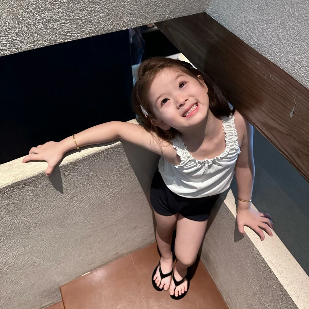 壹妈童装女童夏季套装2025新款休闲洋气小女孩背心短裤气质两件套