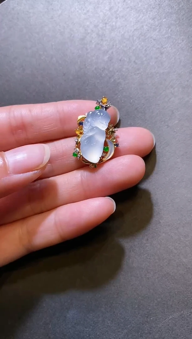 【闪购商品】翡翠颈饰18K金镶嵌翡翠天使吊坠