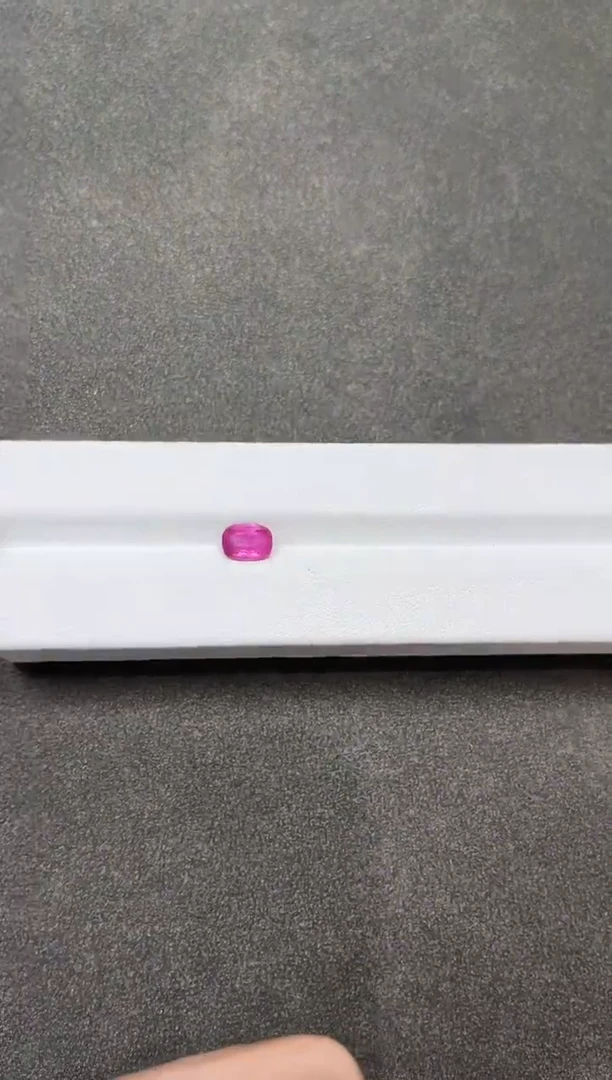 裸石尖晶石1.57ct吗亨盖