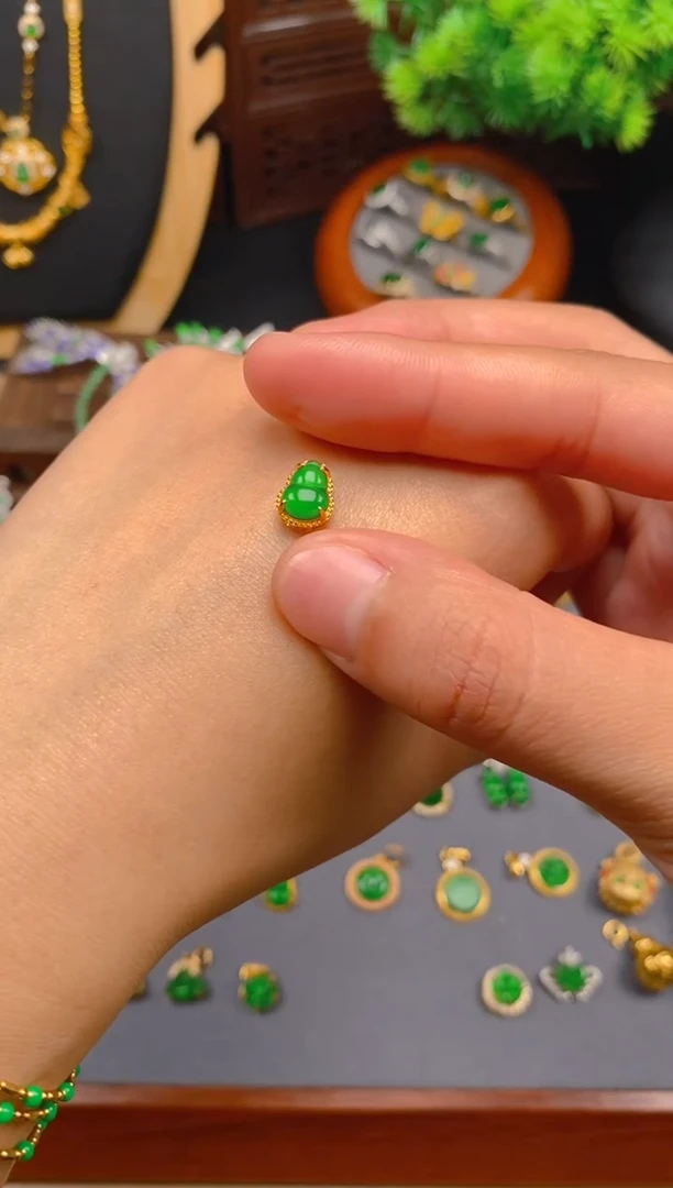 【闪购商品】翡翠吊坠(不含链)银S925镶嵌葫芦潘多拉