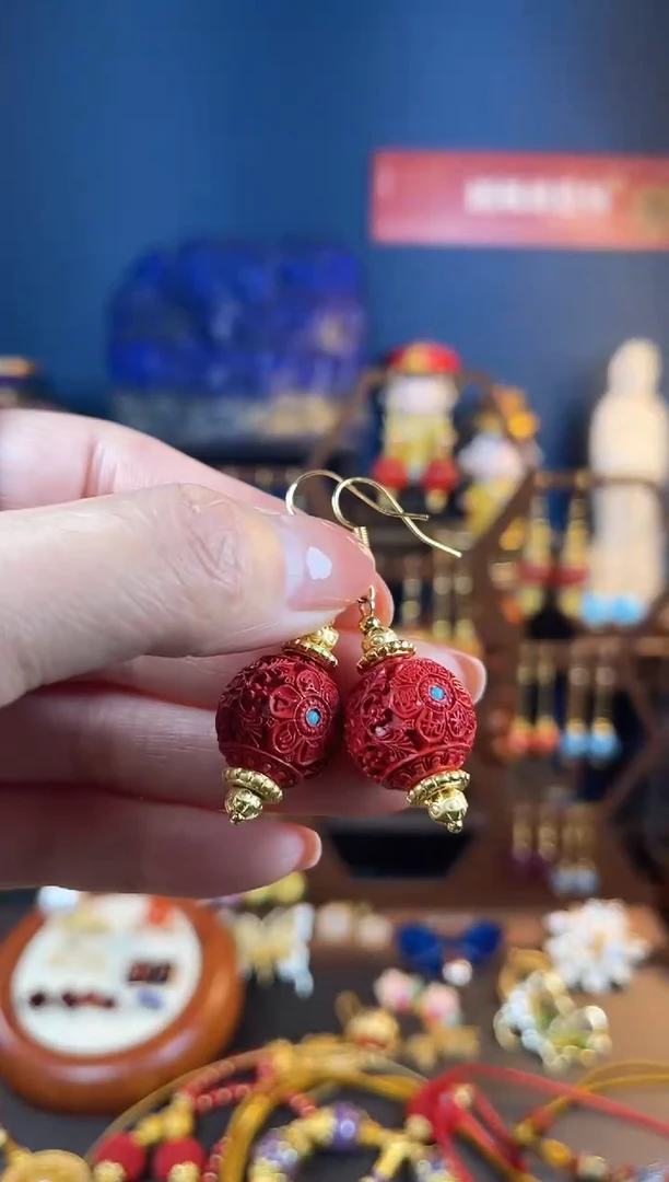 【闪购商品】红红满雕工设计师款耳钩