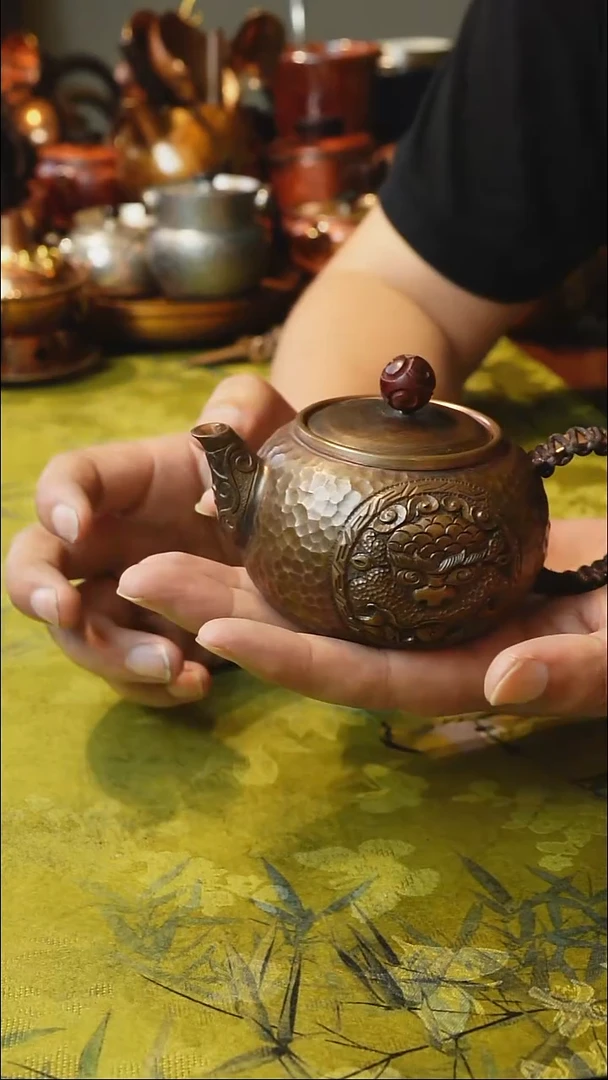 紫铜瑞兽麒麟泡茶壶