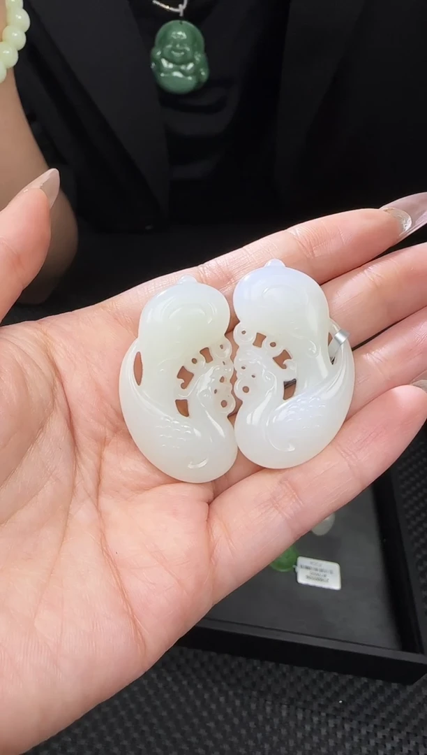 吊坠(不含链)未镶嵌和田玉一对