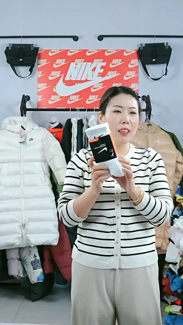 闪购编码Nike/Jordan运动衣以直播间过款为准尺码39.9白