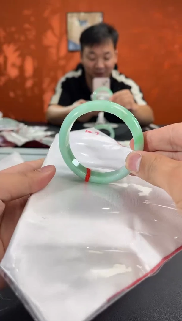 未镶嵌手镯翡翠57