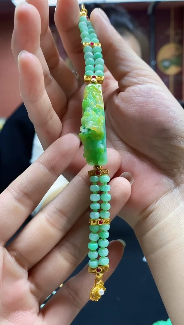 颈饰未镶嵌翡翠手牌