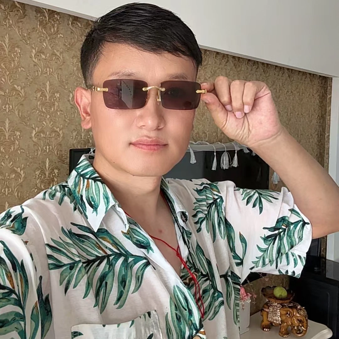 【新疆西藏包邮】送洗面奶 天然水晶石头眼镜时尚无框高档太阳镜