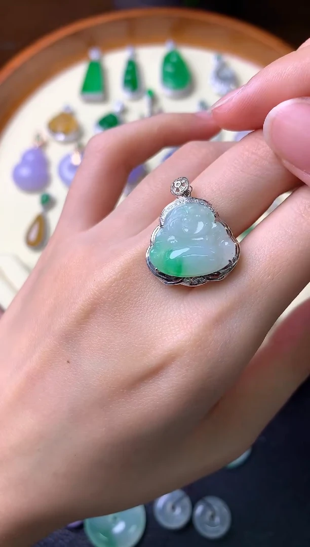 【闪购商品】翡翠吊坠(赠链)18K金镶嵌吊坠