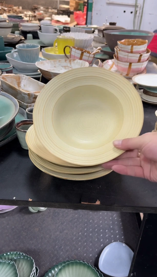 瓷片粗陶草帽碗