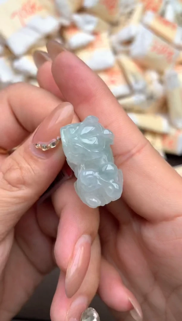 【闪购商品】翡翠未镶嵌颈饰—
