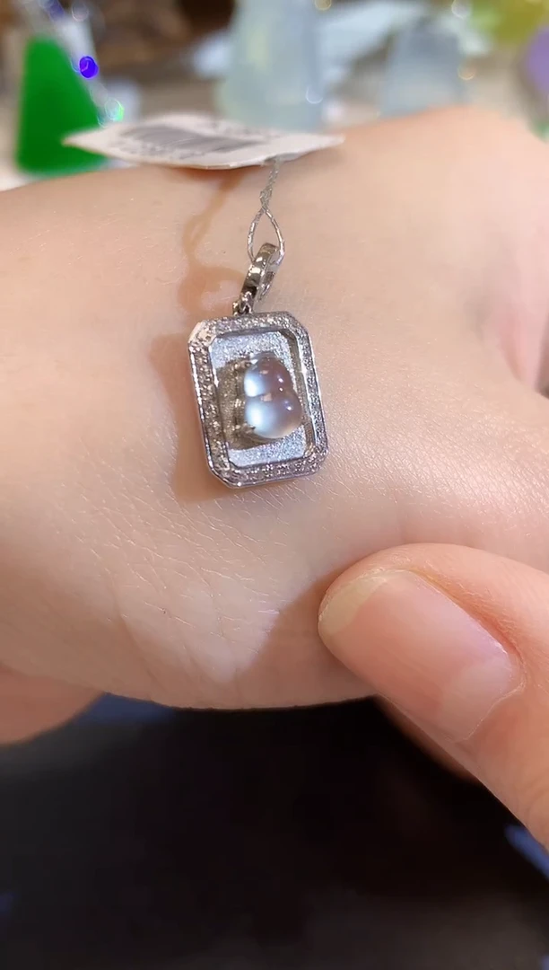 吊坠(不含链)18K金镶嵌翡翠A3 多样性发货一件