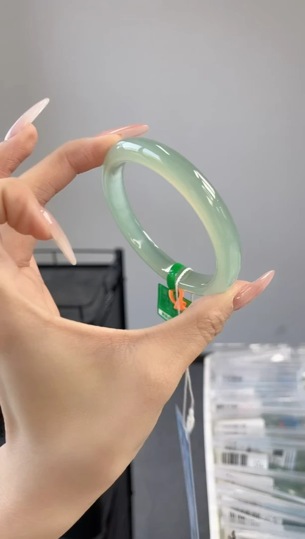 【闪购商品】玛瑙/玉髓手镯未镶嵌59-60圈