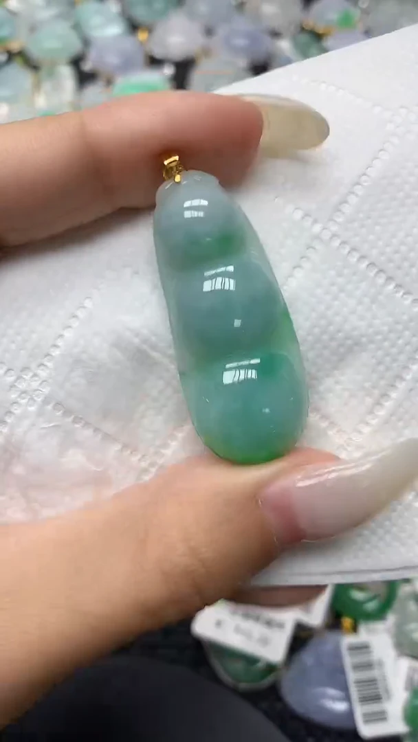 颈饰18K金镶嵌翡翠11111111111