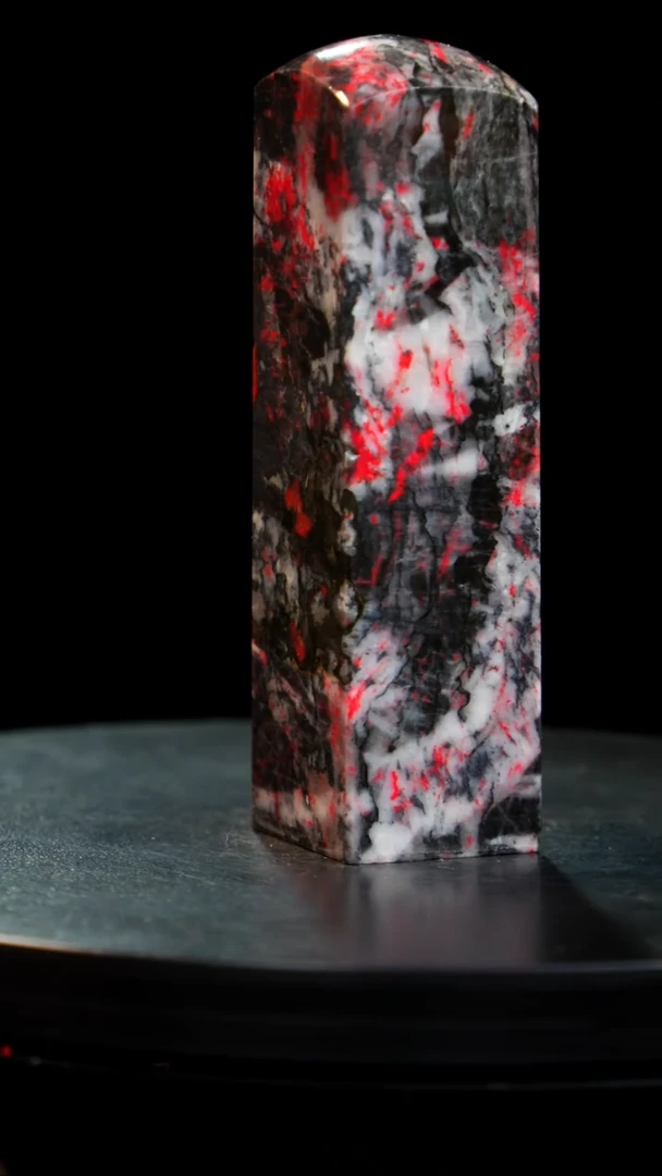 鸡血石刘关张鸡血石