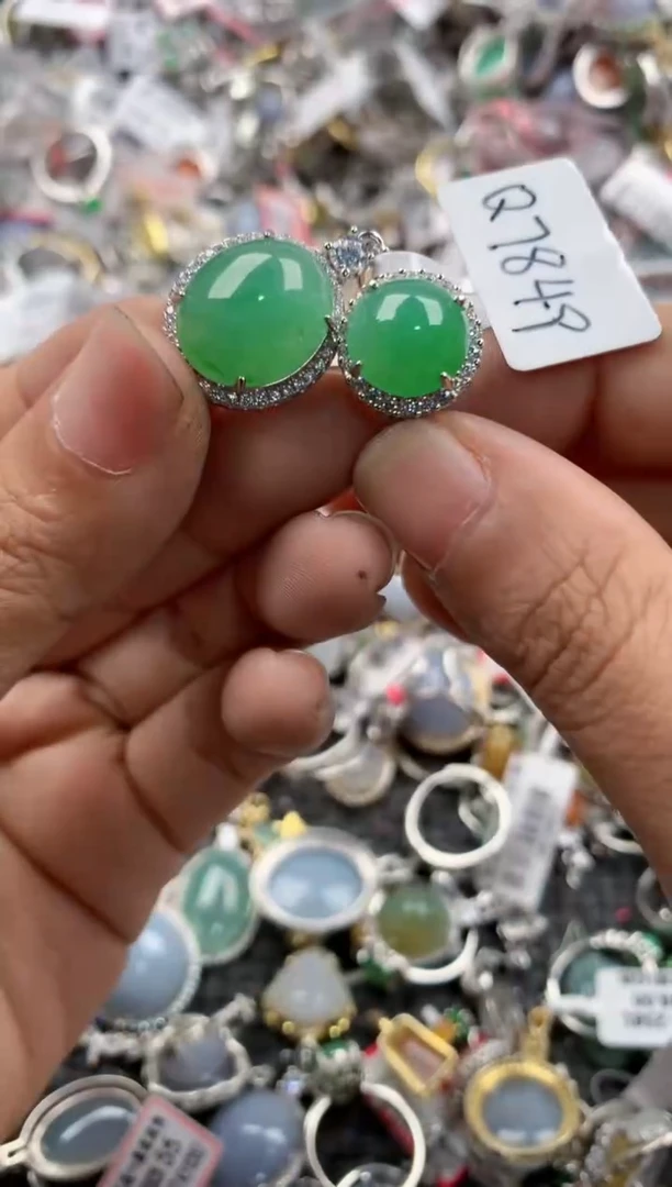 银S925镶嵌戒指翡翠666               3