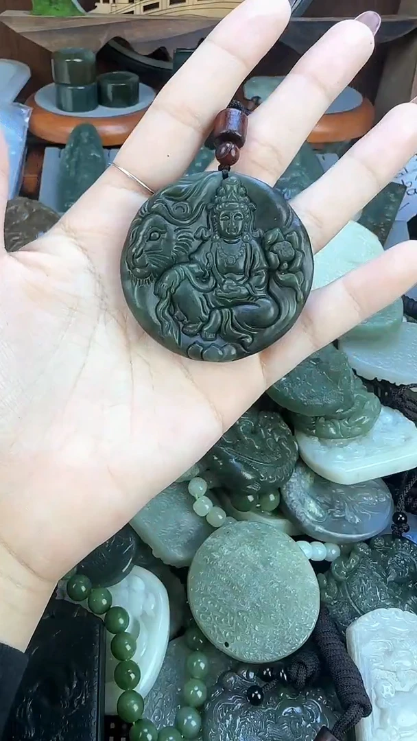 颈饰未镶嵌和田玉1