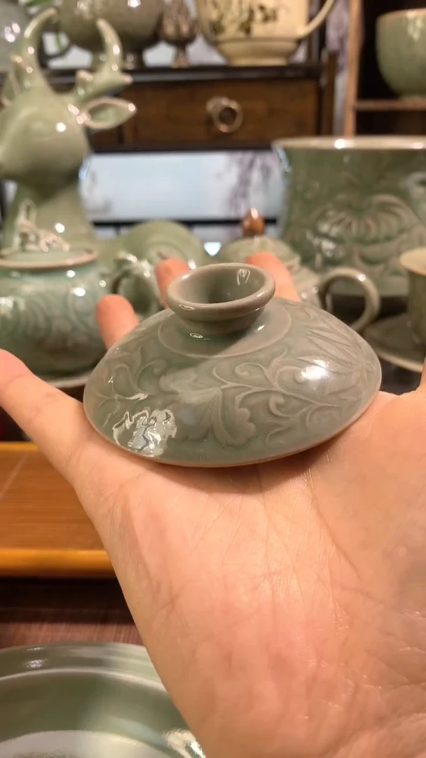 耀州窑缠枝莲纹一只