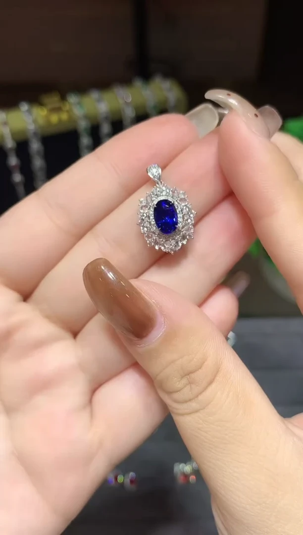 吊坠(不含链)蓝宝石18K金镶嵌1.78ct