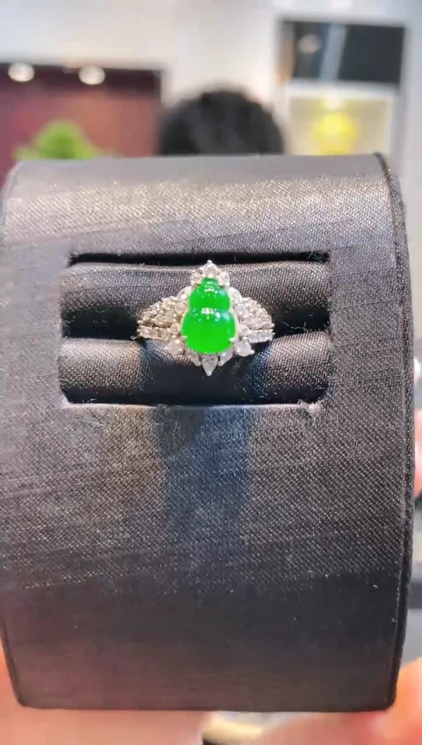 【闪购商品】翡翠颈饰银S925镶嵌A2天然A货翡翠戒指