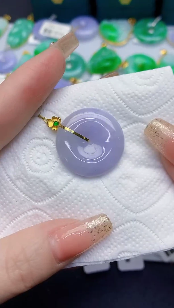 颈饰18K金镶嵌翡翠缅甸天然翡翠A货