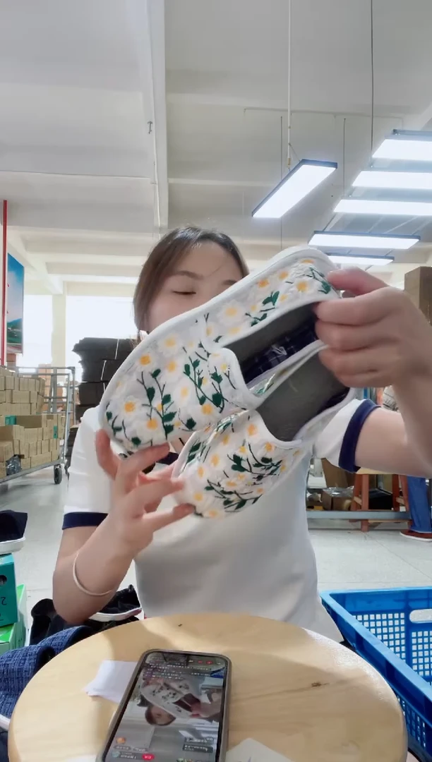 何航清仓款 米色雏菊36码6#