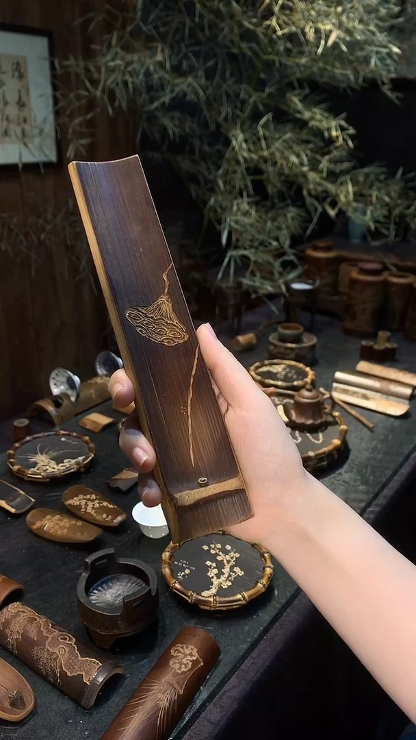 取****吖莲蓬香插......