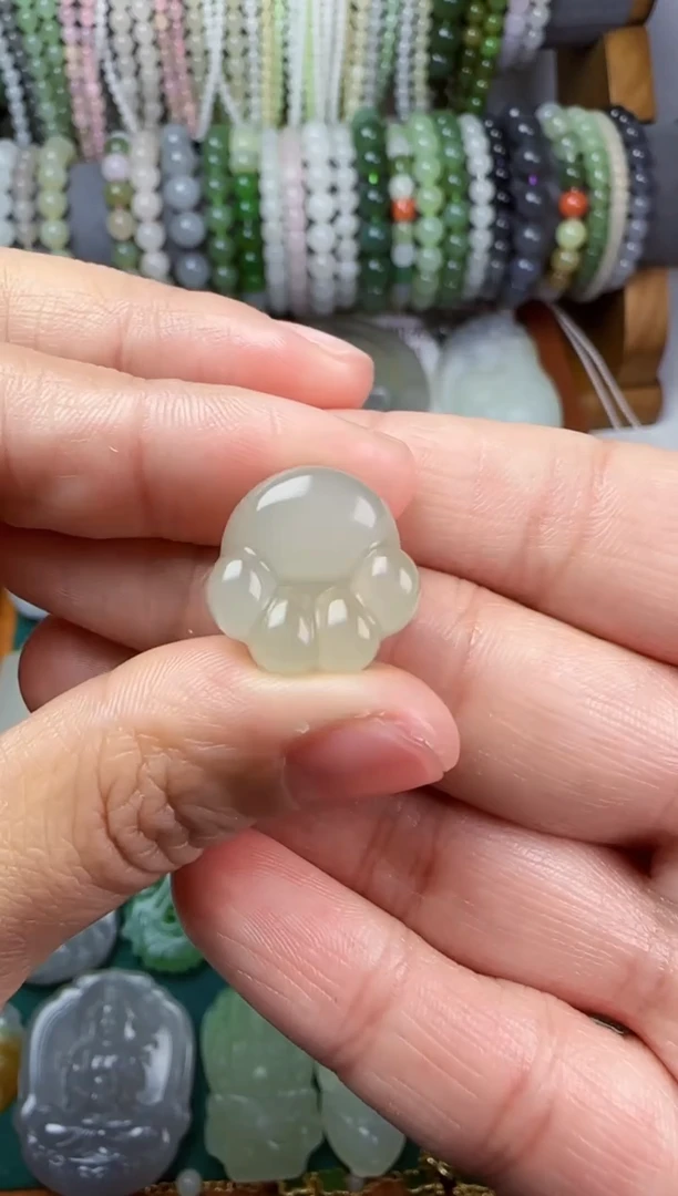 【闪购商品】和田玉无未镶嵌猫爪吊坠