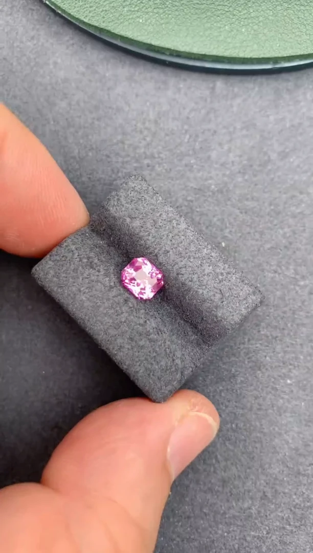 【闪购商品】蓝宝石裸石未镶嵌1.5ct  无烧帕帕拉恰