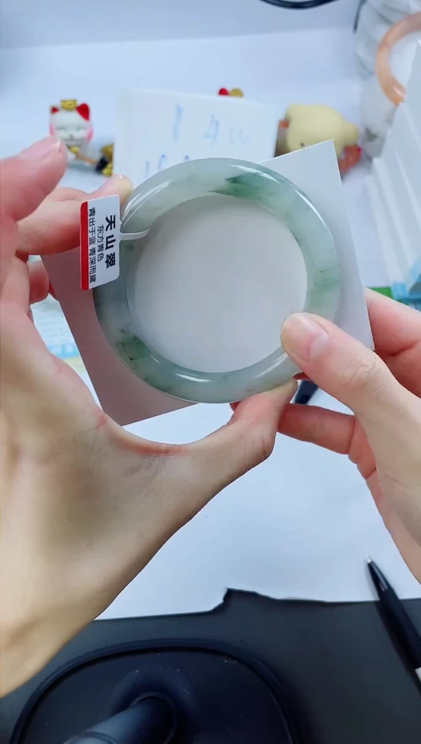 【闪购商品】石英质玉手镯未镶嵌38-56.8