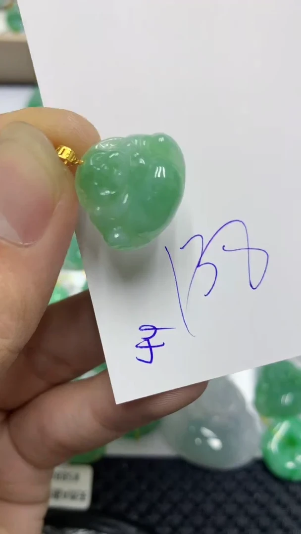 颈饰18K金镶嵌翡翠缅甸A货翡翠