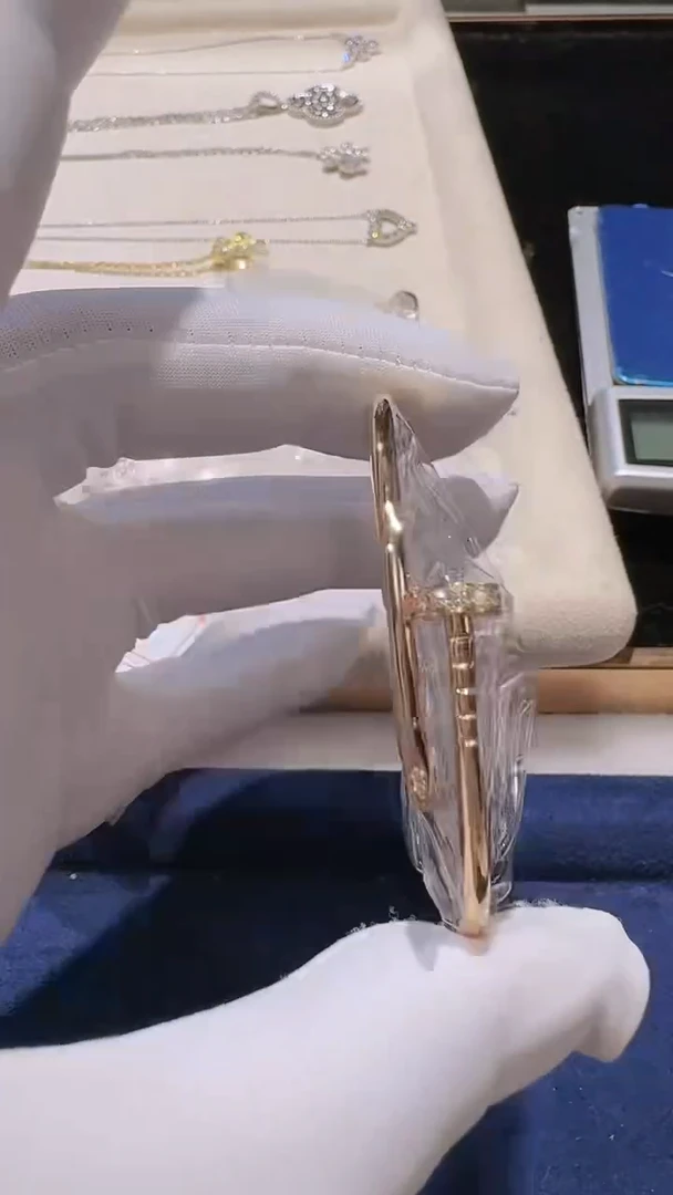 【闪购商品】钻石手镯18K金镶嵌手镯15