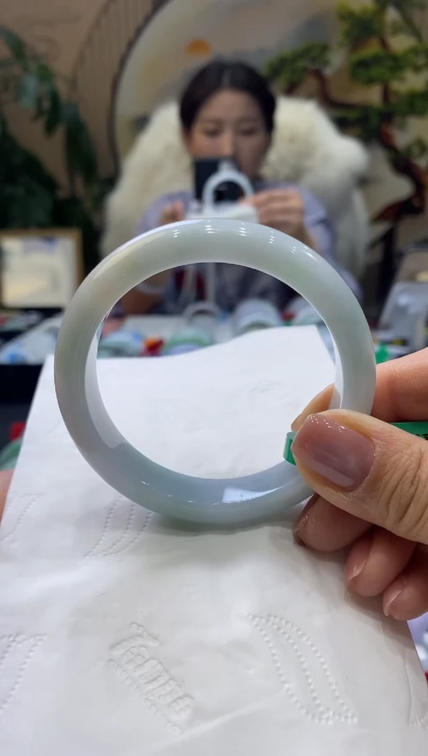 【闪购商品】翡翠手镯未镶嵌99901868