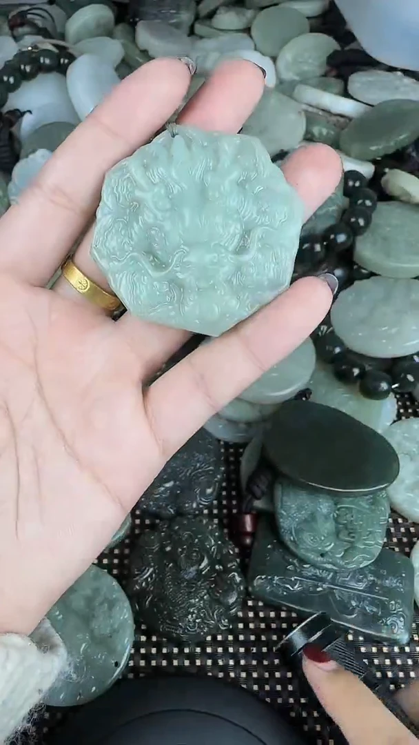 颈饰未镶嵌和田玉1