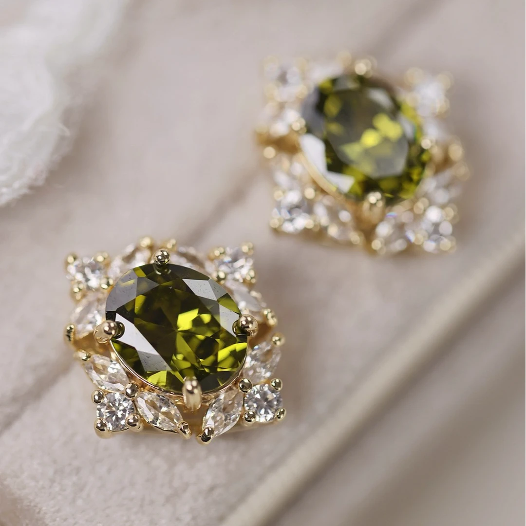 合金耳饰  法式轻奢复古苔藓绿锆钻闪亮高级感精致耳钉耳夹