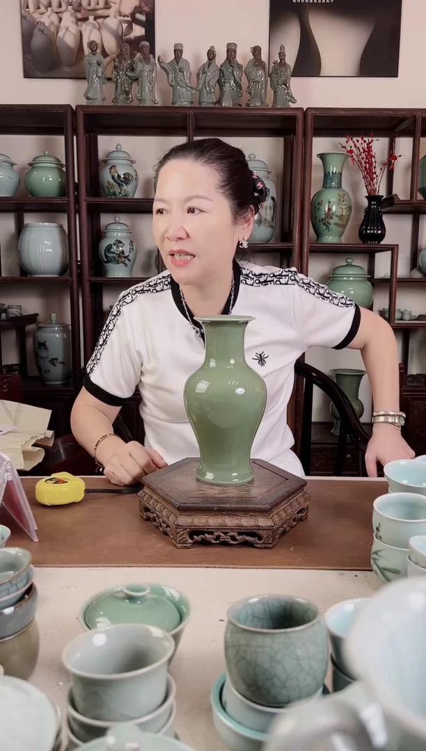 纯手工 豆青釉 观音瓶B