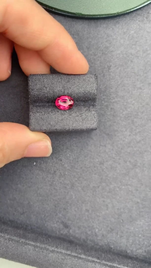 石榴石裸石未镶嵌1.6ct镁铝DC