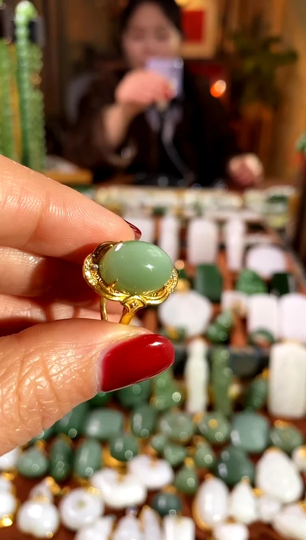 吊坠(不含链)18K金镶嵌和田玉14