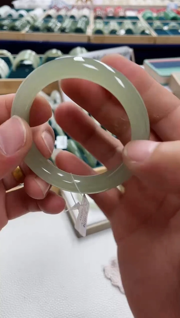 未镶嵌手镯和田玉粉***子和田玉手镯GGB200